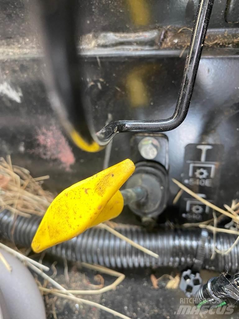 John Deere 5075E Traktorji