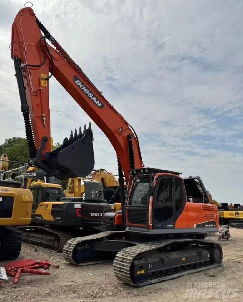Doosan DX 225 Bagri goseničarji