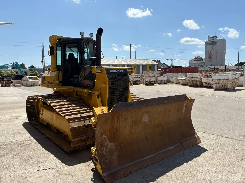 Komatsu 61 PX Buldožerji goseničarji