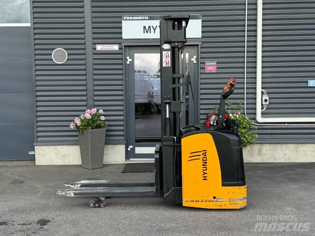 Hyundai 15ESR Samopogonski ročni viličarji
