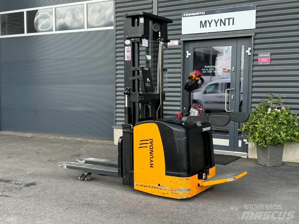 Hyundai 15ESR Samopogonski ročni viličarji