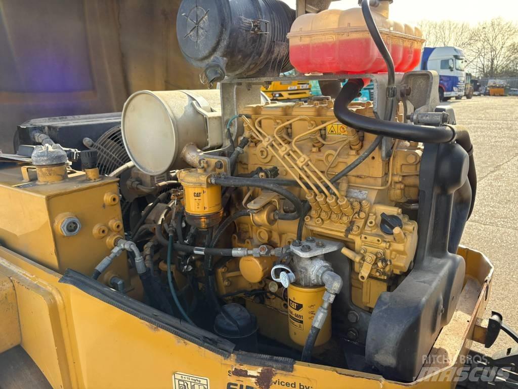 CAT CB 34 B Dvojni valjarji