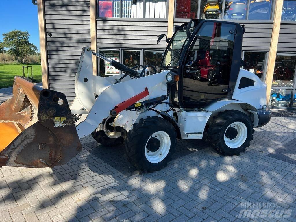 Yanmar 1201 Kolesni nakladalci