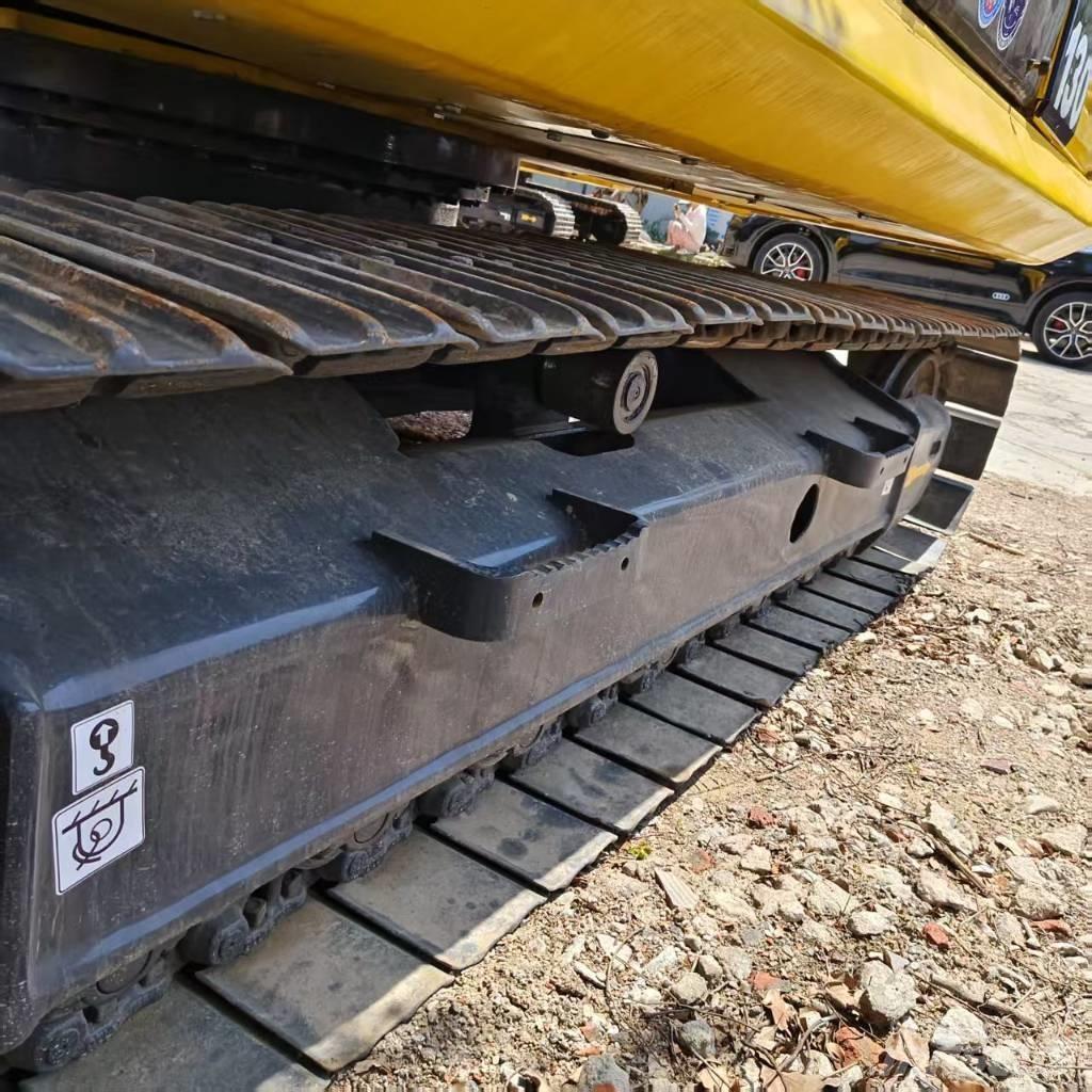 Komatsu PC 130 Bagri goseničarji