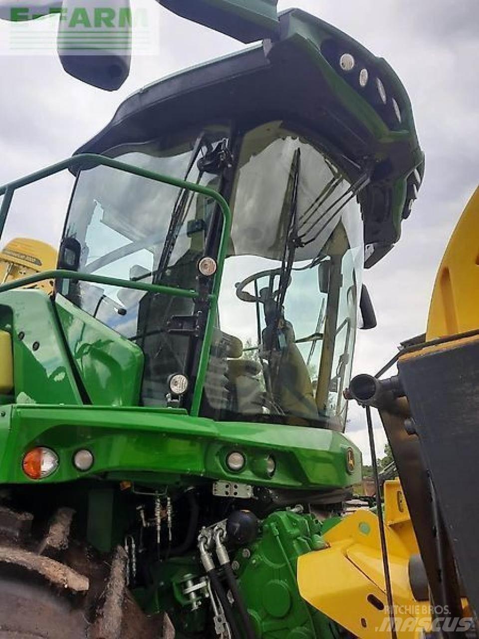 John Deere 8200i Stroji za krmo na lastni pogon