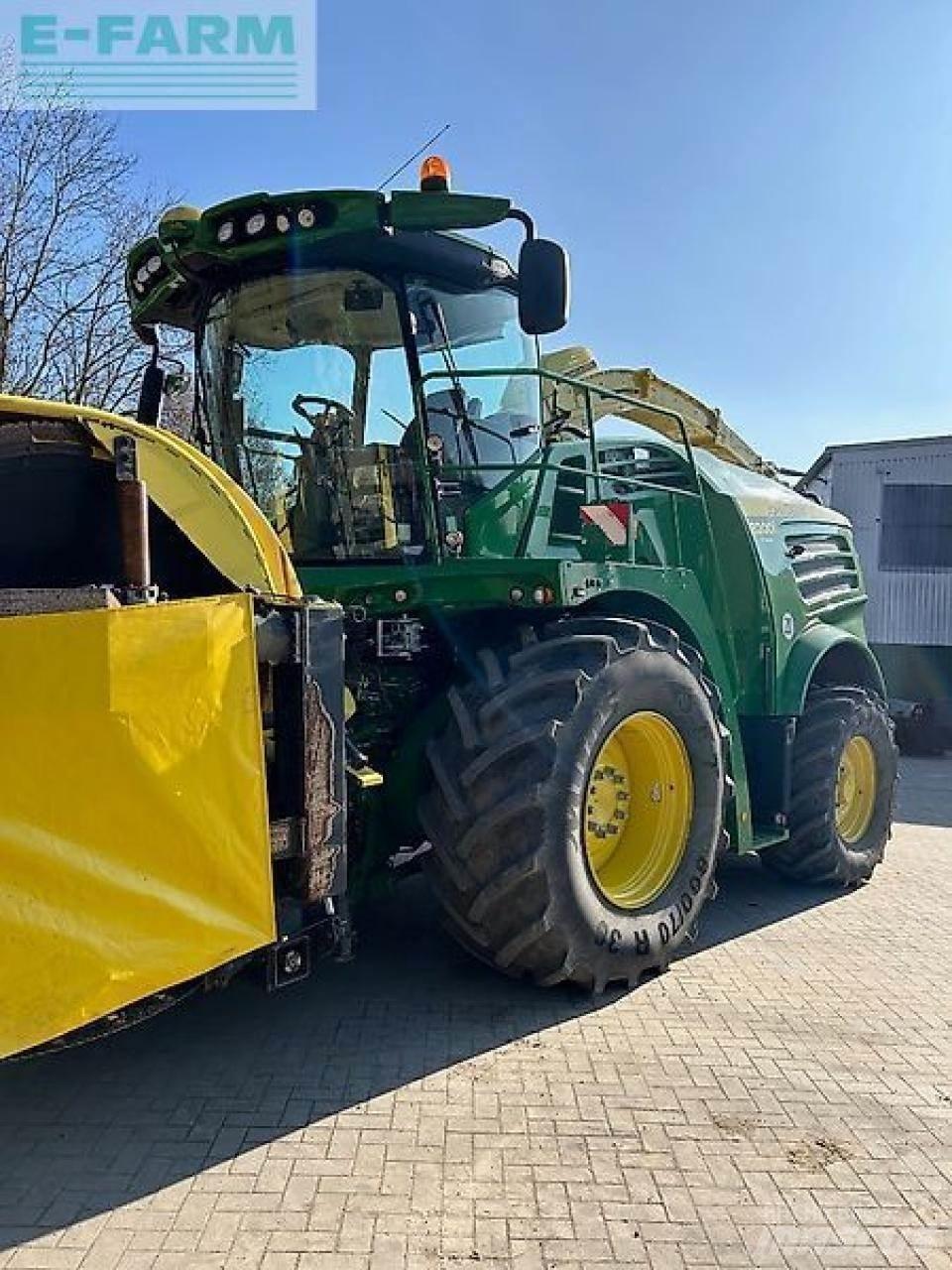 John Deere 8200i Stroji za krmo na lastni pogon