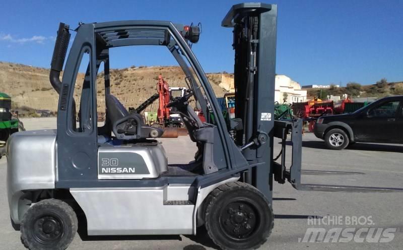 Nissan FGD02A30Q Dizelski viličarji