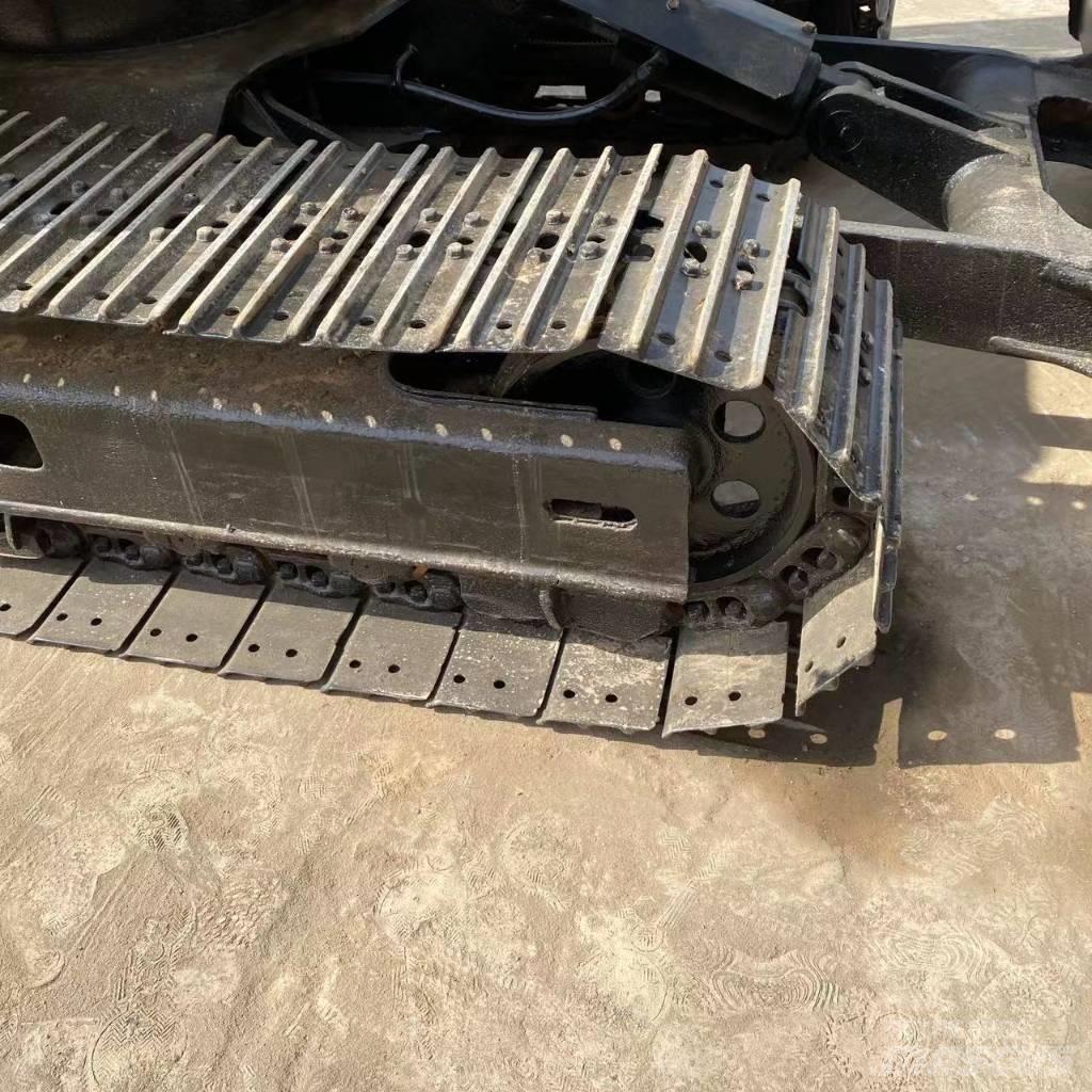 Komatsu PC 60 Bagri goseničarji