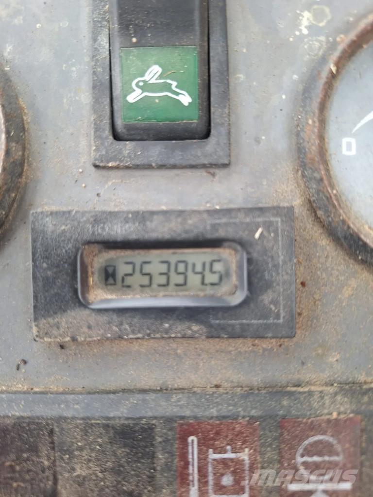 Liebherr A312 Bagri na kolesih