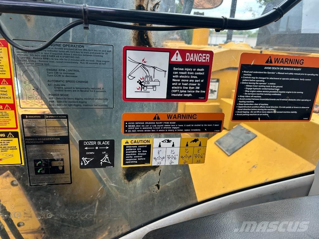 DEERE 135G Bagri goseničarji