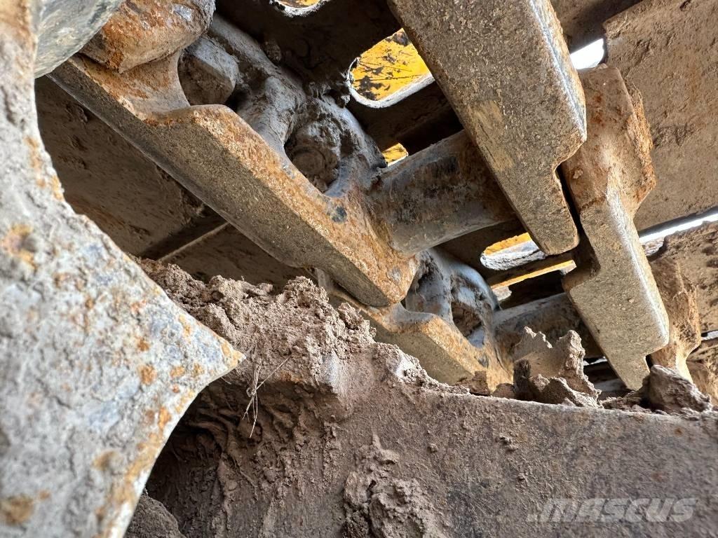 JCB JS 200 LC Bagri goseničarji