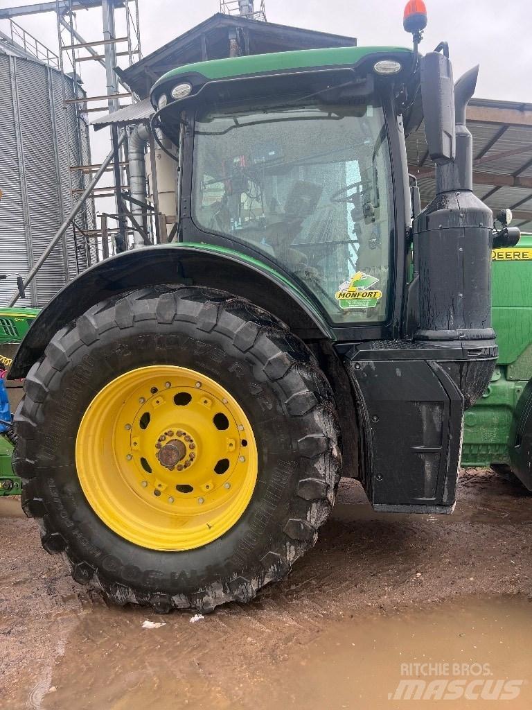 John Deere 8320 R Traktorji