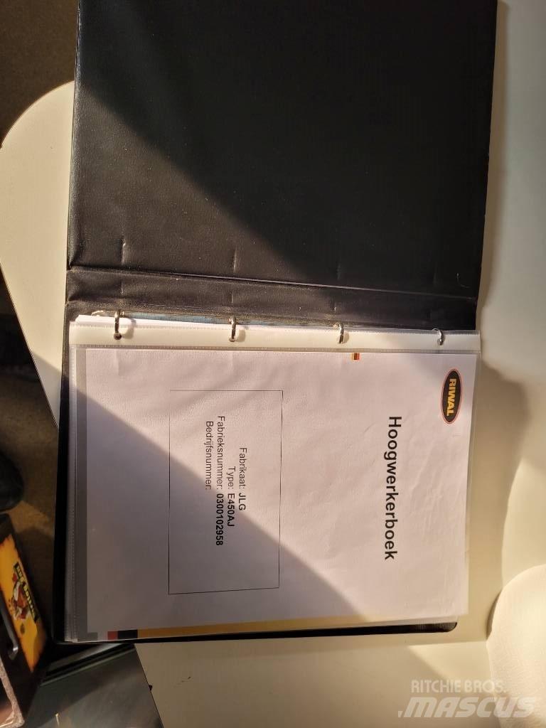 JLG E 450 AJ Zglobne dvižne ploščadi