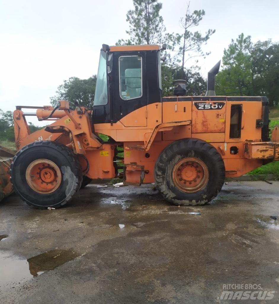 Doosan Mega 250 Kolesni nakladalci