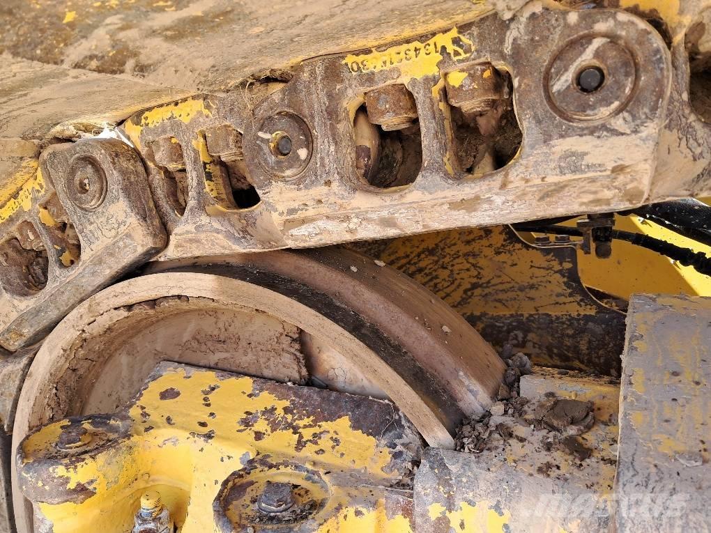 Komatsu D61PXI-24E0 Buldožerji goseničarji
