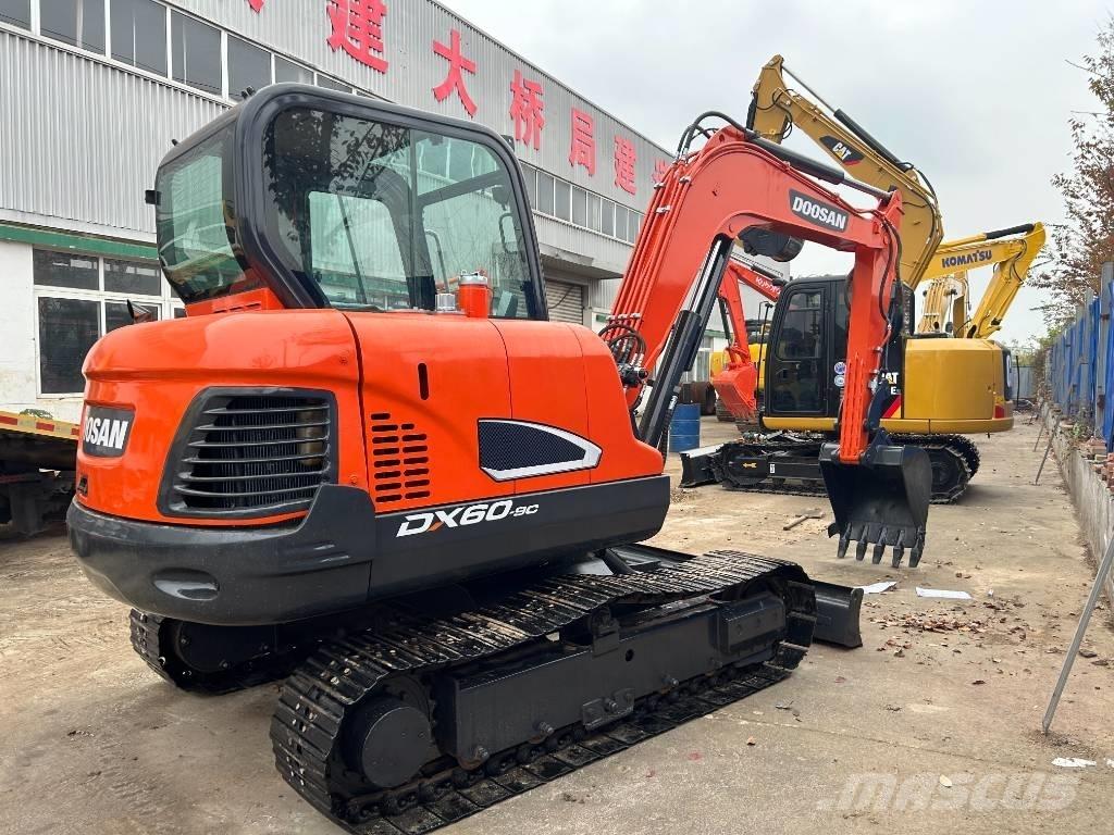Doosan DX 60 Mini bagri <7t
