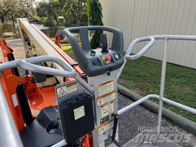 JLG T 350 Vlečne dvižne ploščadi