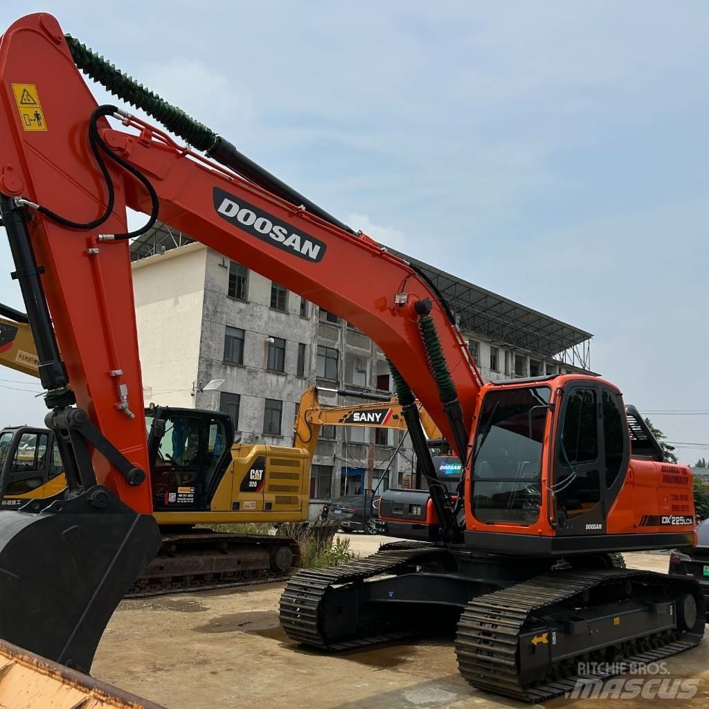 Doosan DX 225 LC Bagri goseničarji