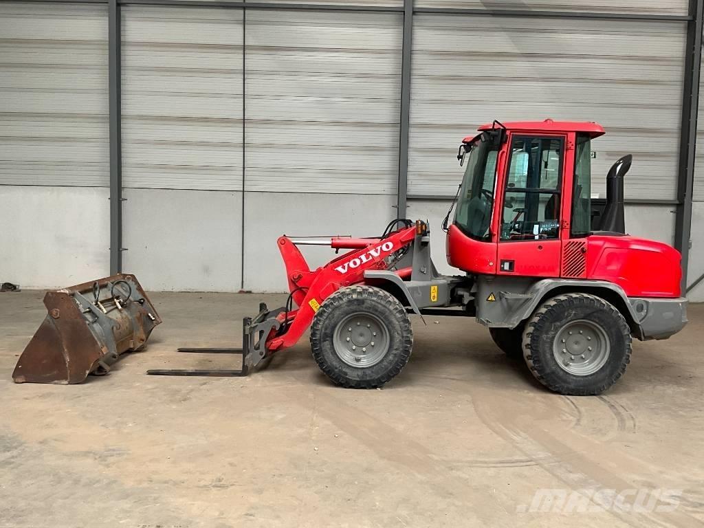 Volvo L 30 G Kolesni nakladalci