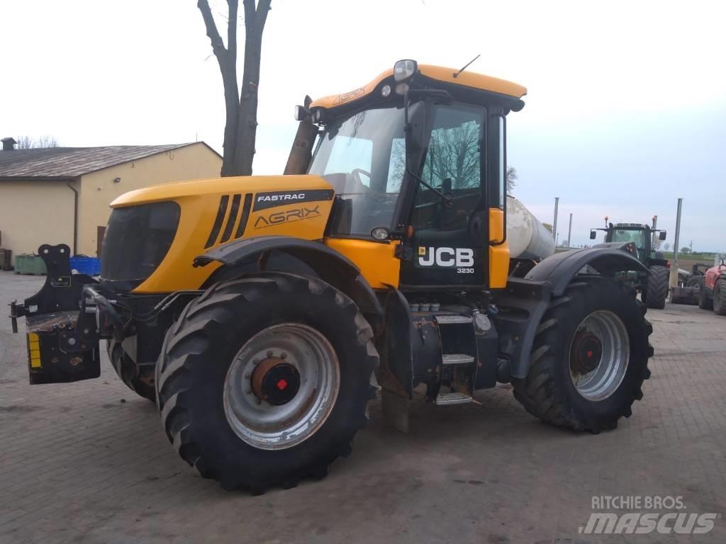 JCB Fastrac 3230 Traktorji