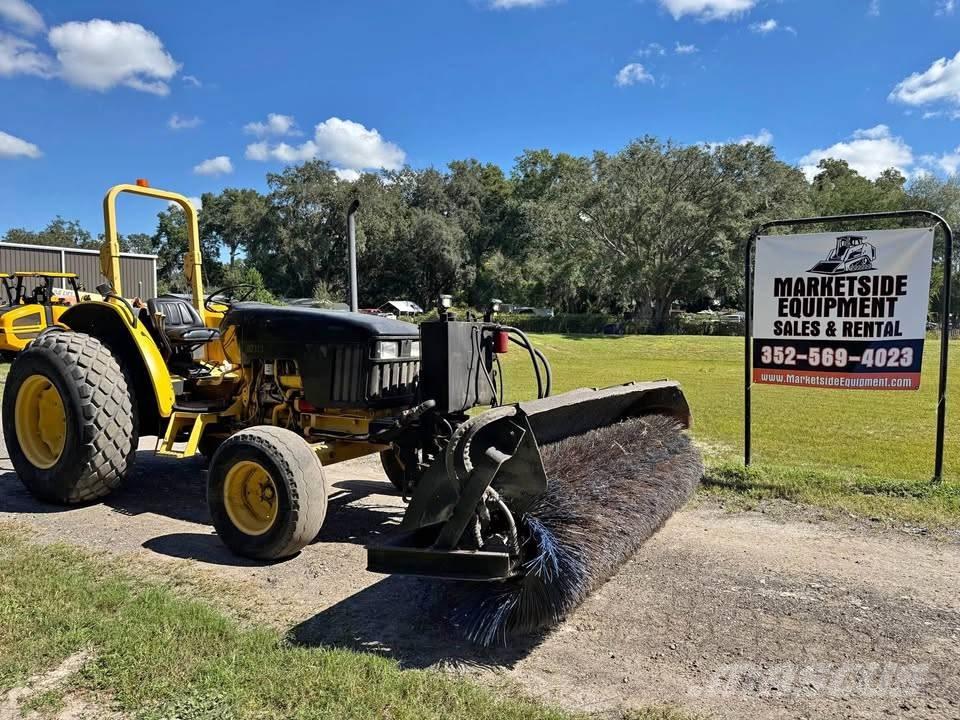 John Deere 5320 Traktorji