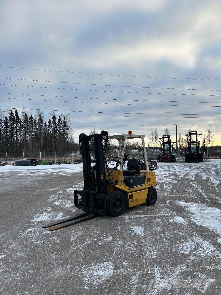 TCM FG 25 N2 Plinski viličarji