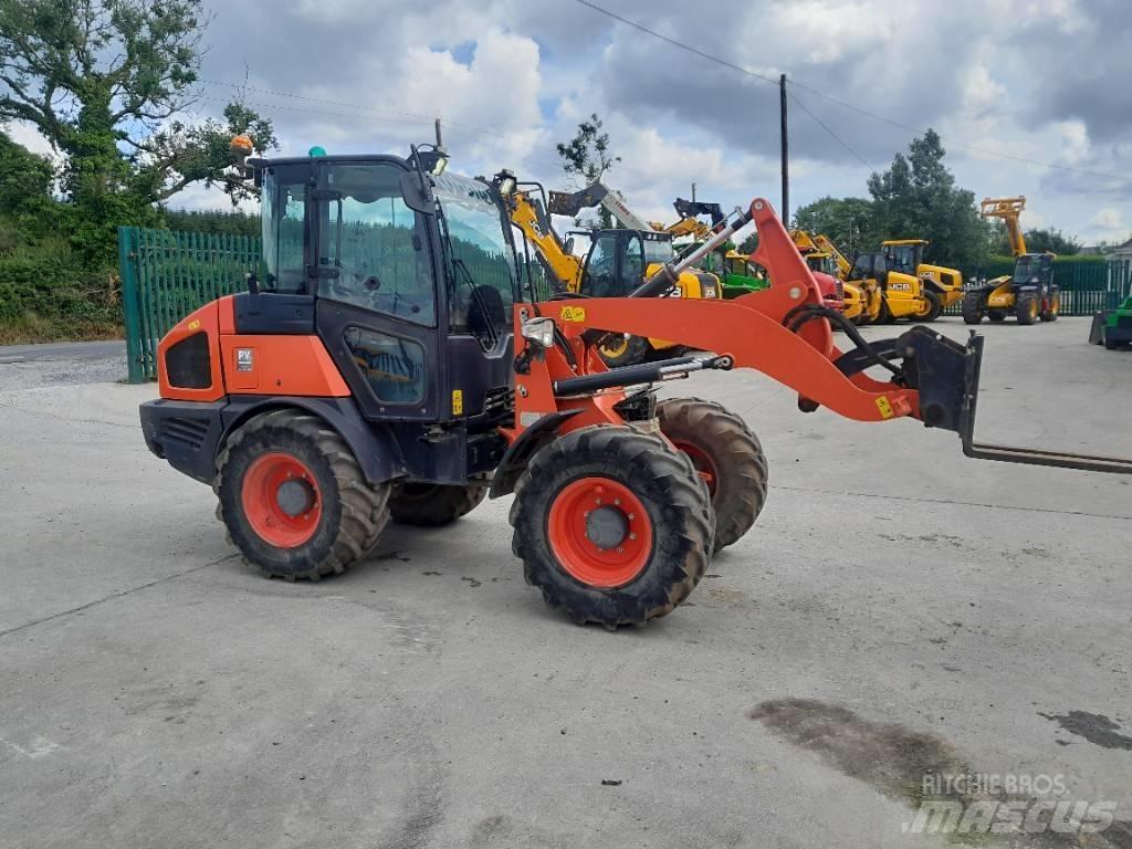 Kubota R 085 Kolesni nakladalci