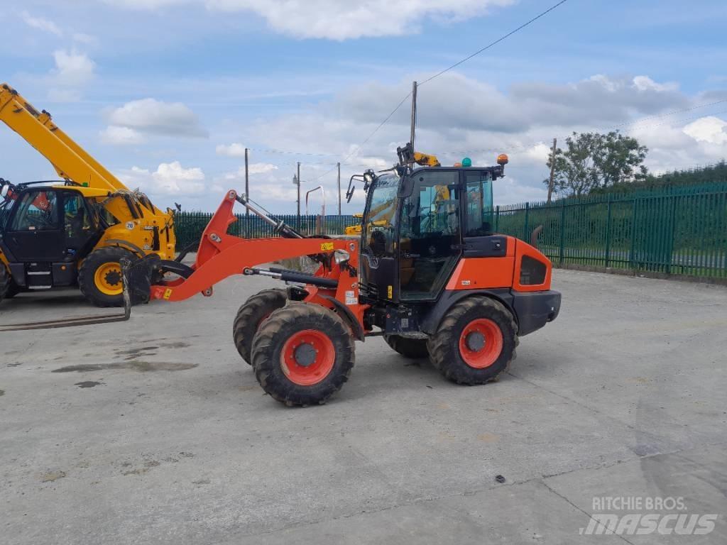 Kubota R 085 Kolesni nakladalci