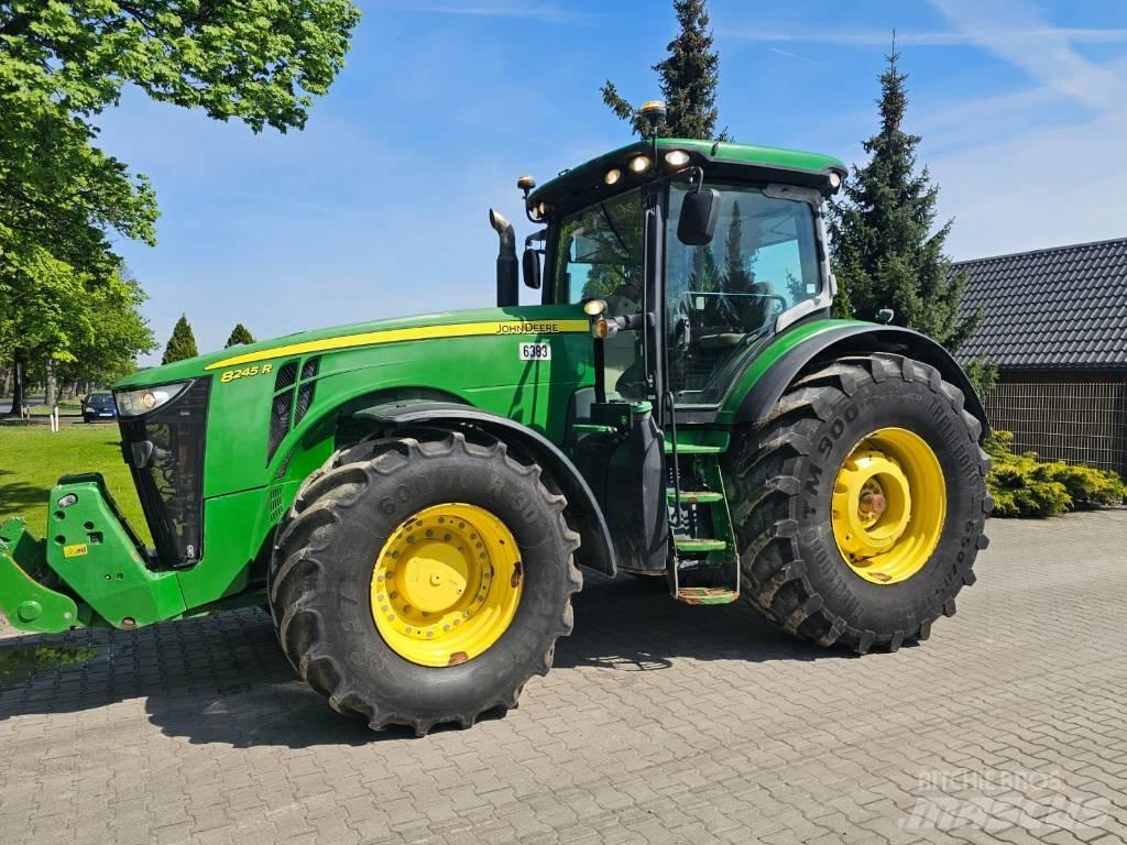 John Deere 8245 R Traktorji