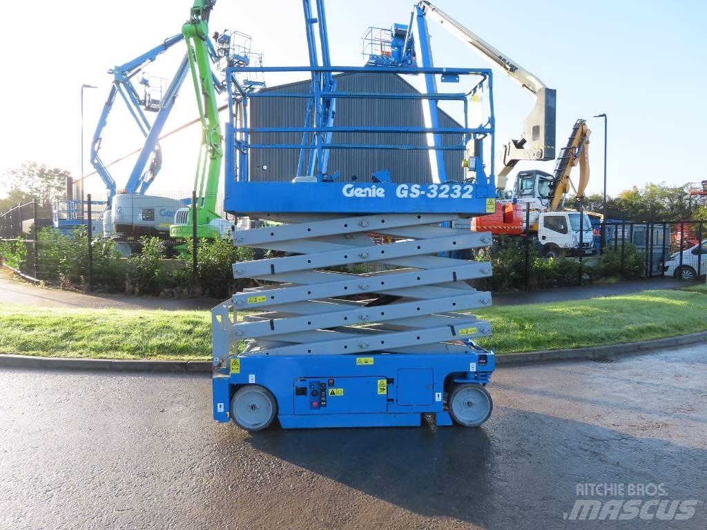 Genie GS 3232 Škarjaste dvižne ploščadi