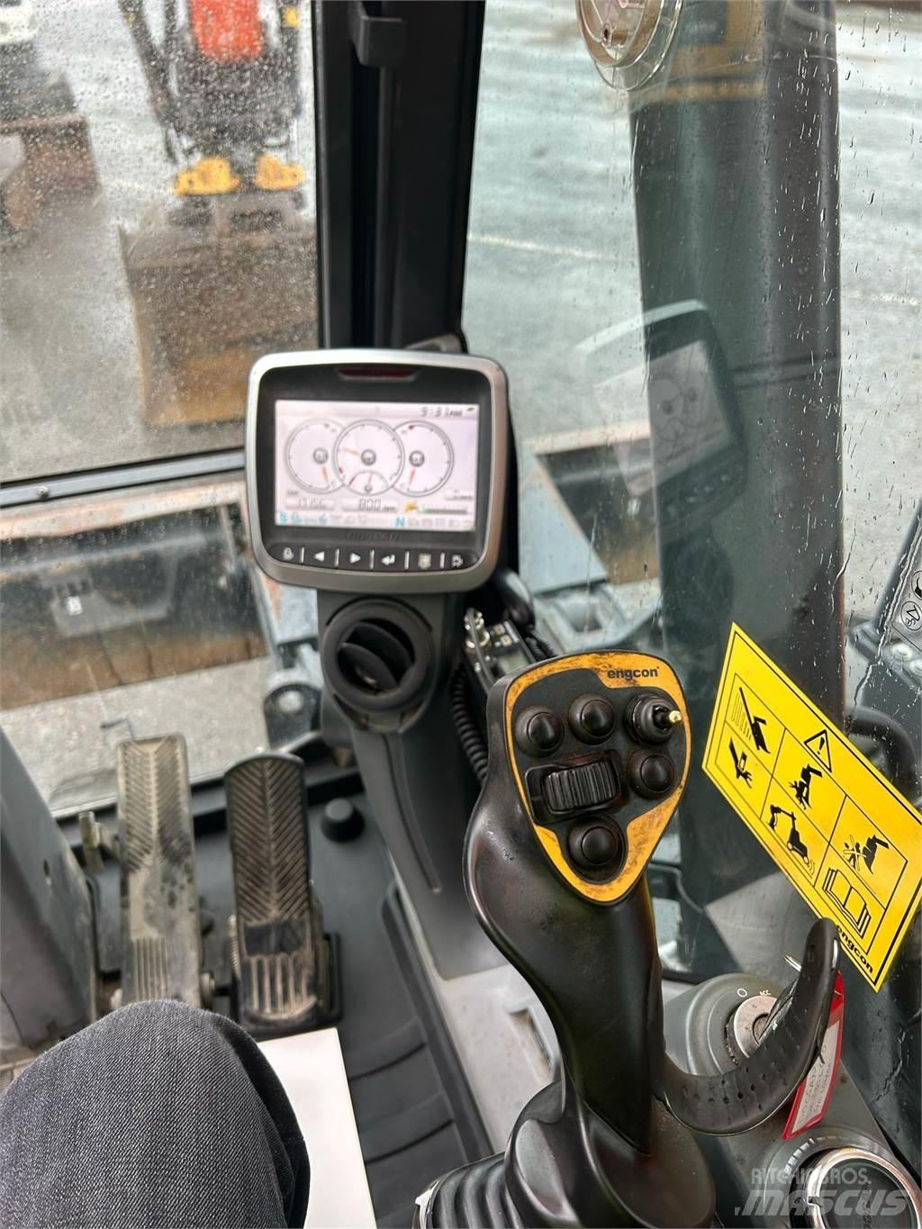 Doosan DX170W-5 Bagri goseničarji