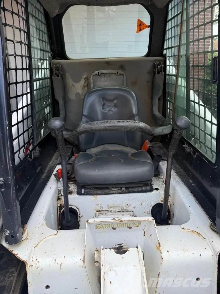 Bobcat S130 Skid steer mini nakladalci