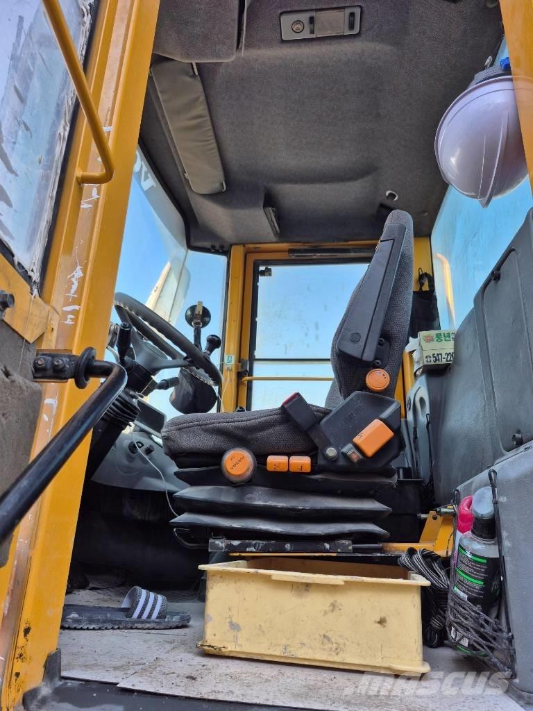 Volvo L 90 E Kolesni nakladalci