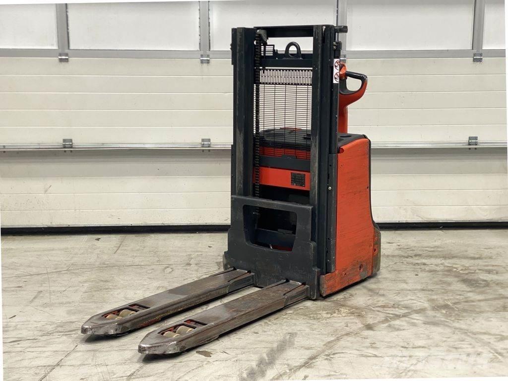 Linde D08 Ročni električni viličar