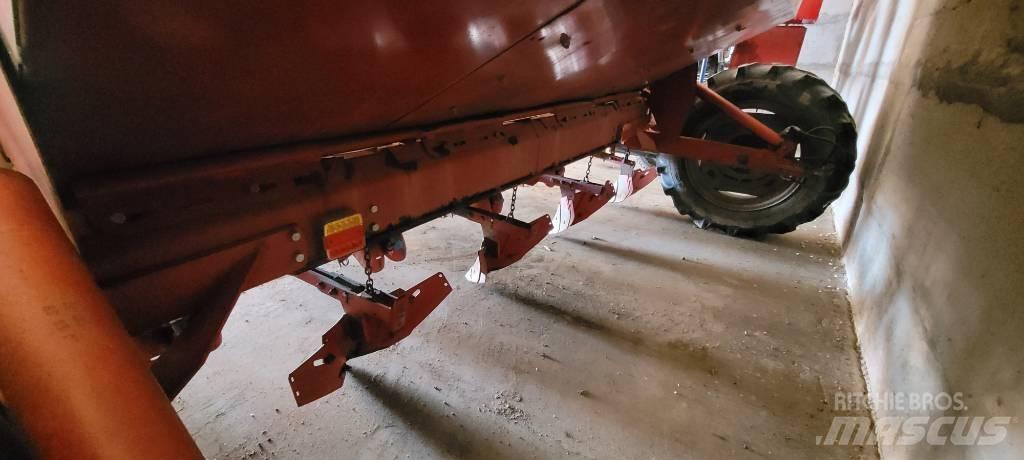 Underhaug 3200 Sadilniki