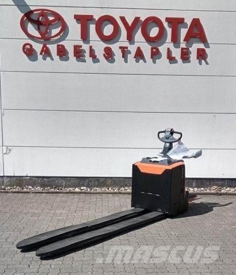 Toyota LPE 250 Električni nizko dvižni viličar
