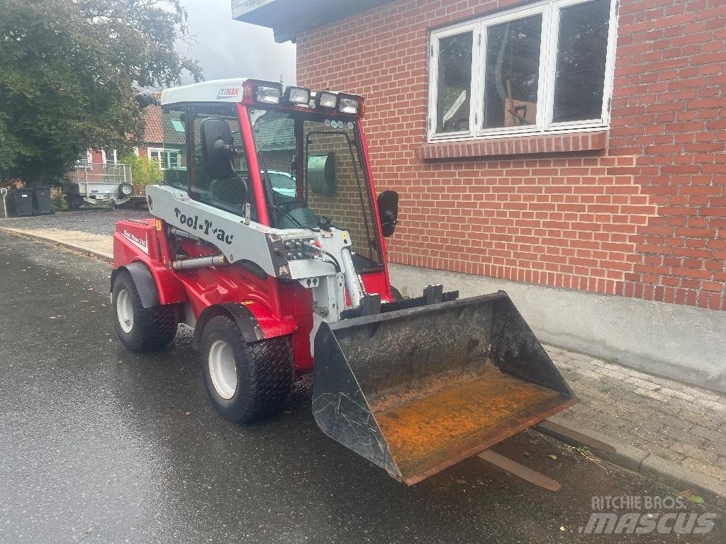 Timan Tool trac 245 Vozila za prevoz delovne opreme