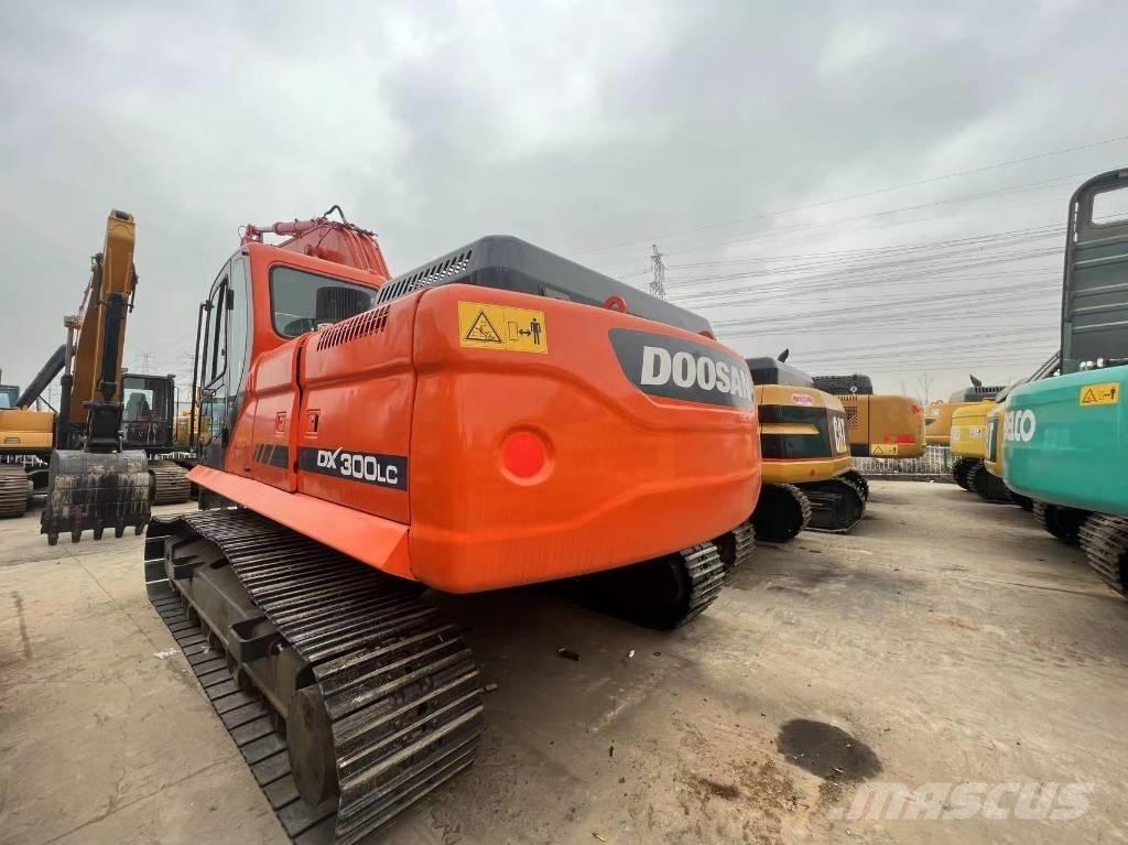 Doosan DOOOSAN DX300 Bagri goseničarji