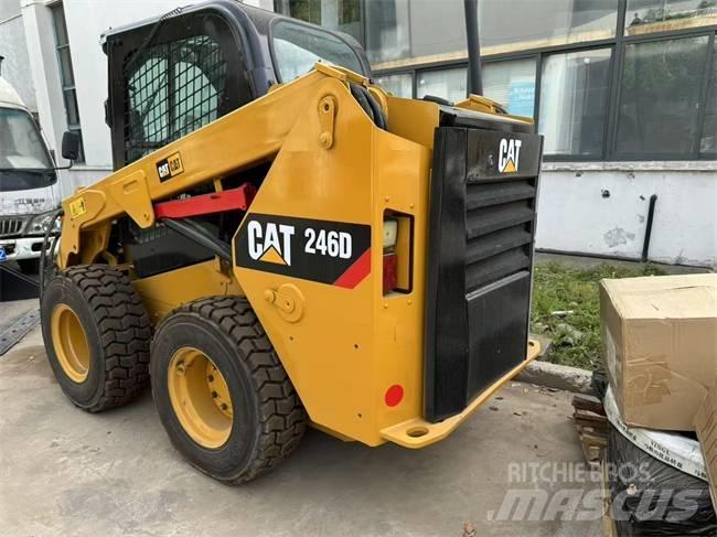 CAT 246 D Skid steer mini nakladalci