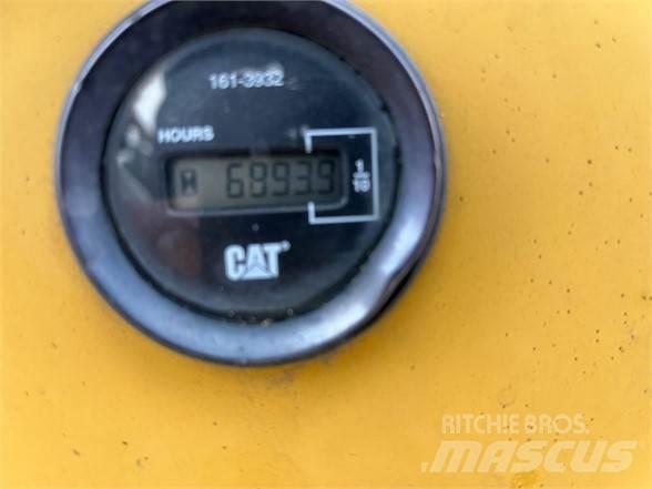 CAT D4G Buldožerji goseničarji