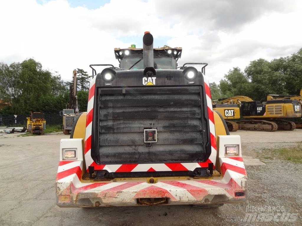 CAT 962 M Kolesni nakladalci