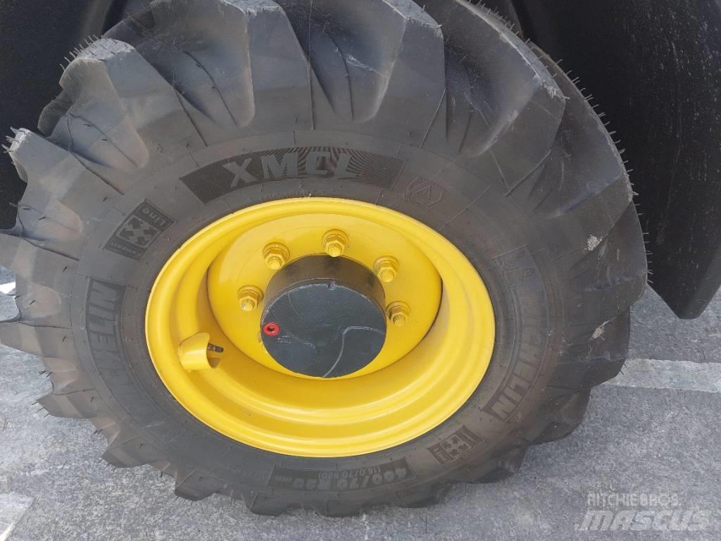 Komatsu WA80M-8 Mini nakladalci