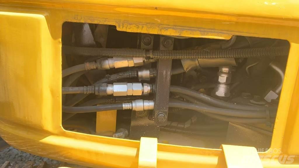 Komatsu PC 40 MR Bagri goseničarji
