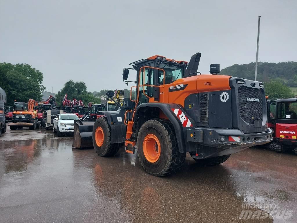 Develon DL 320-7 Kolesni nakladalci