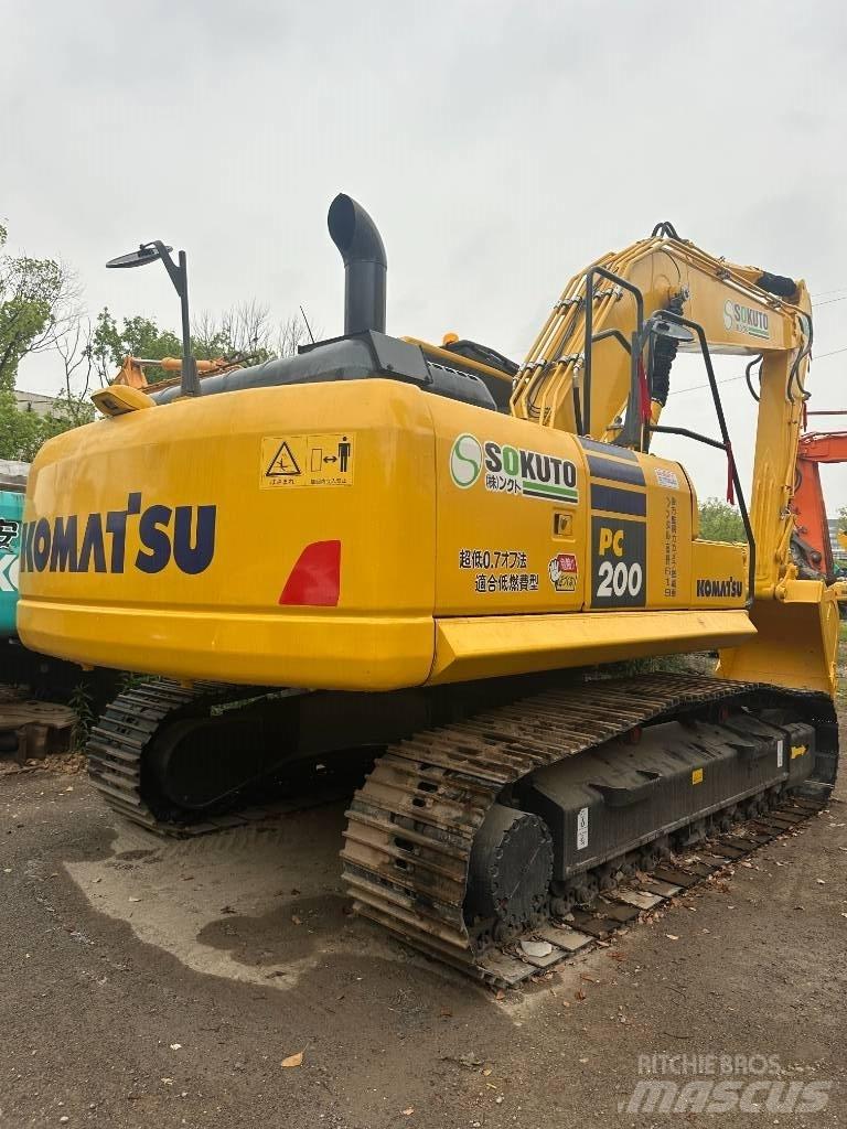 Komatsu PC 200-8 Bagri goseničarji