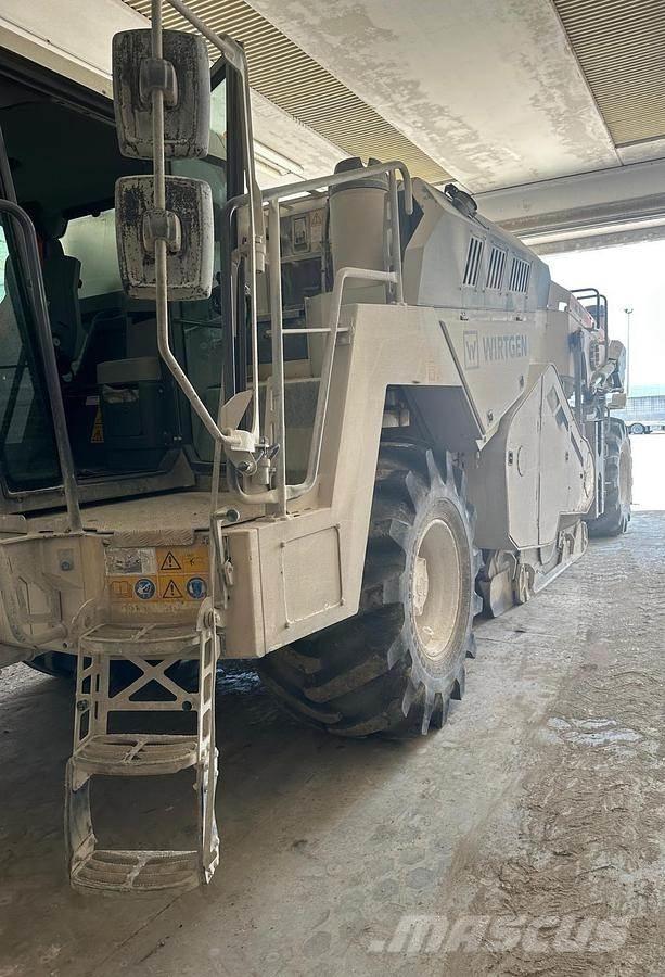Wirtgen WR250i Stroji za recikliranje asfalta