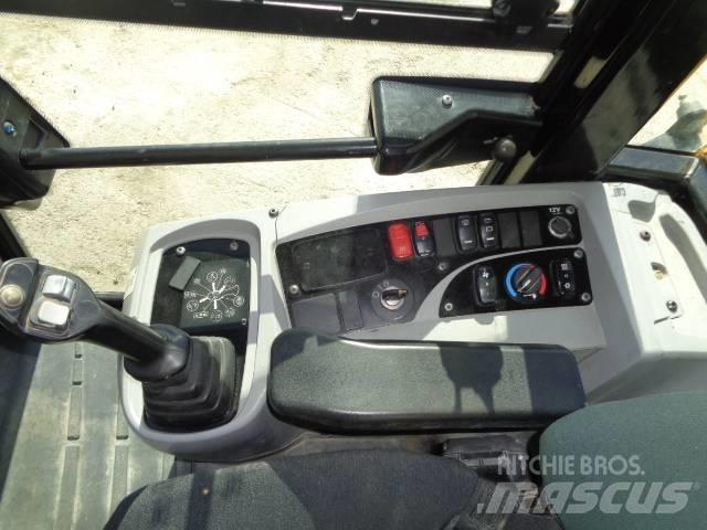 CAT 908M Kolesni nakladalci