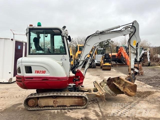 Takeuchi TB 230 Mini bagri <7t