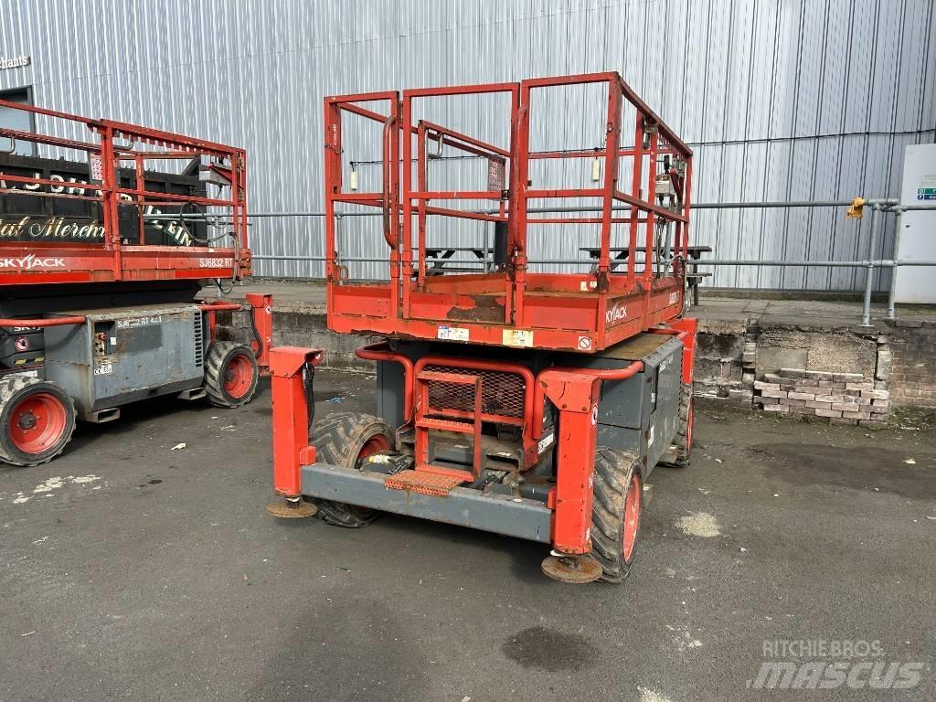 SkyJack SJ 6826 RT Škarjaste dvižne ploščadi