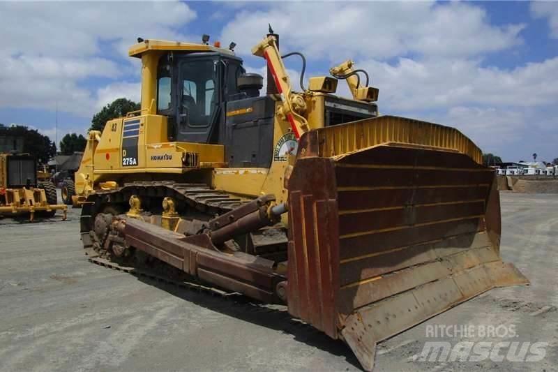 Komatsu D275A-5 Buldožerji goseničarji